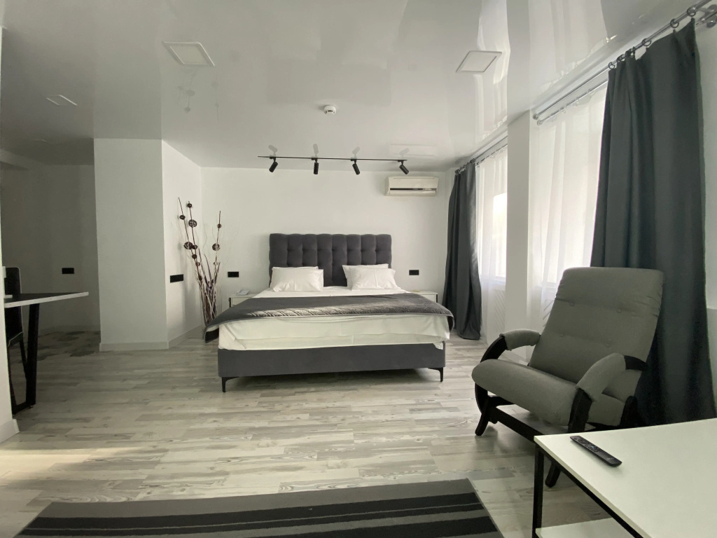 Deluxe Double room (full double bed)