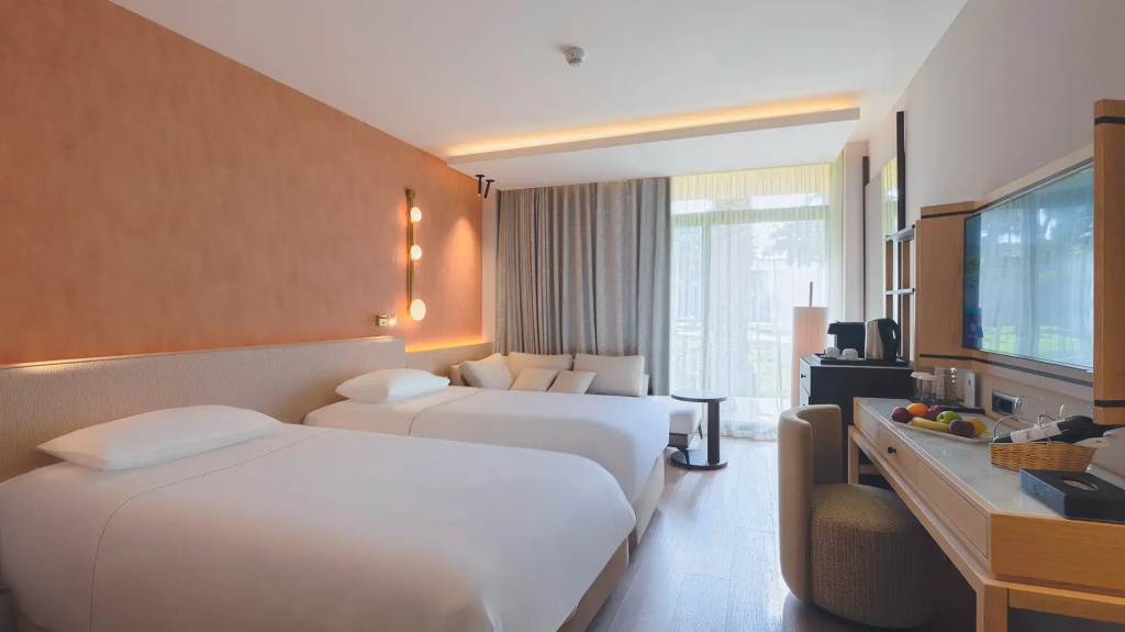 Standard Double room with balcony (full double bed)