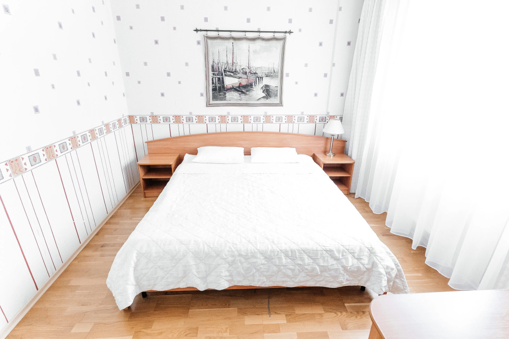 Cottbus Hotel Room Type - 2 Bedrooms Deluxe Double room full double bed