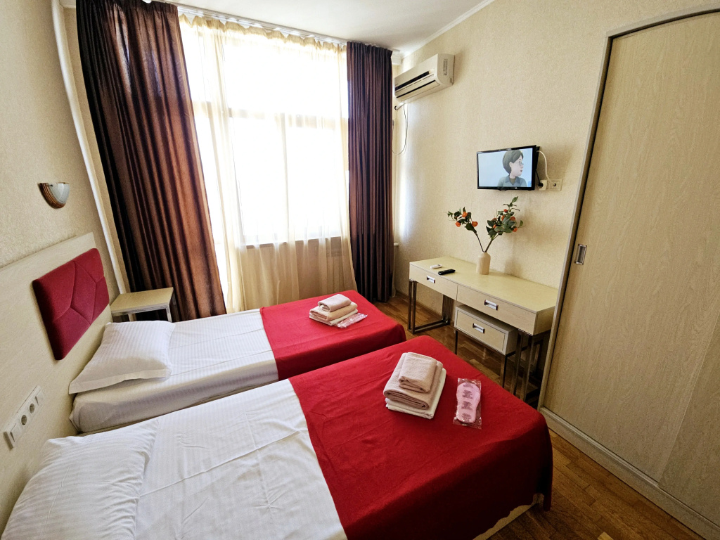 Апартаменты 8 этаж с кухней балкон вид на море Golden Holiday — фото