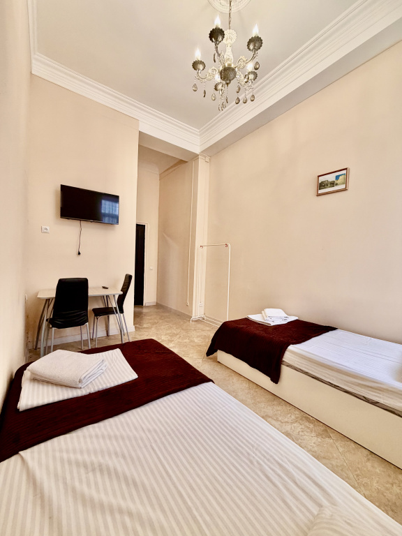 Standard room with courtyard view