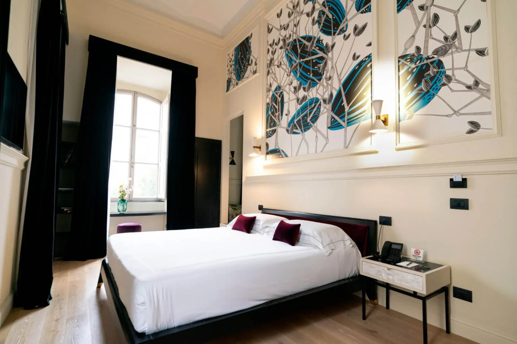 Double Suite (full double bed)