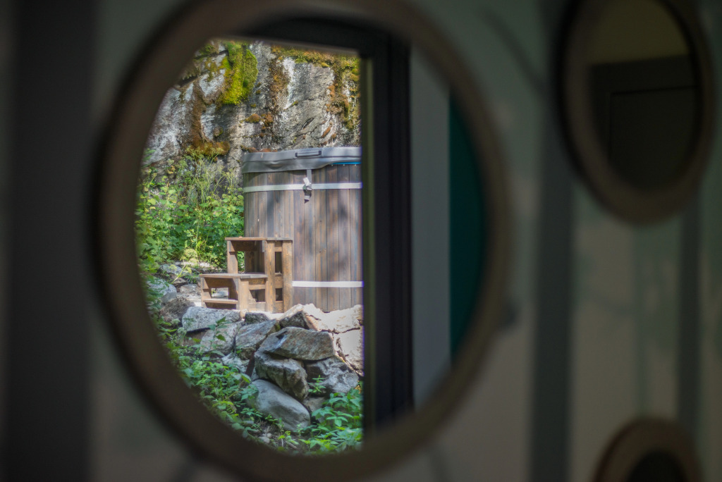 Коттедж с красивым видом из окна в Абракадабра