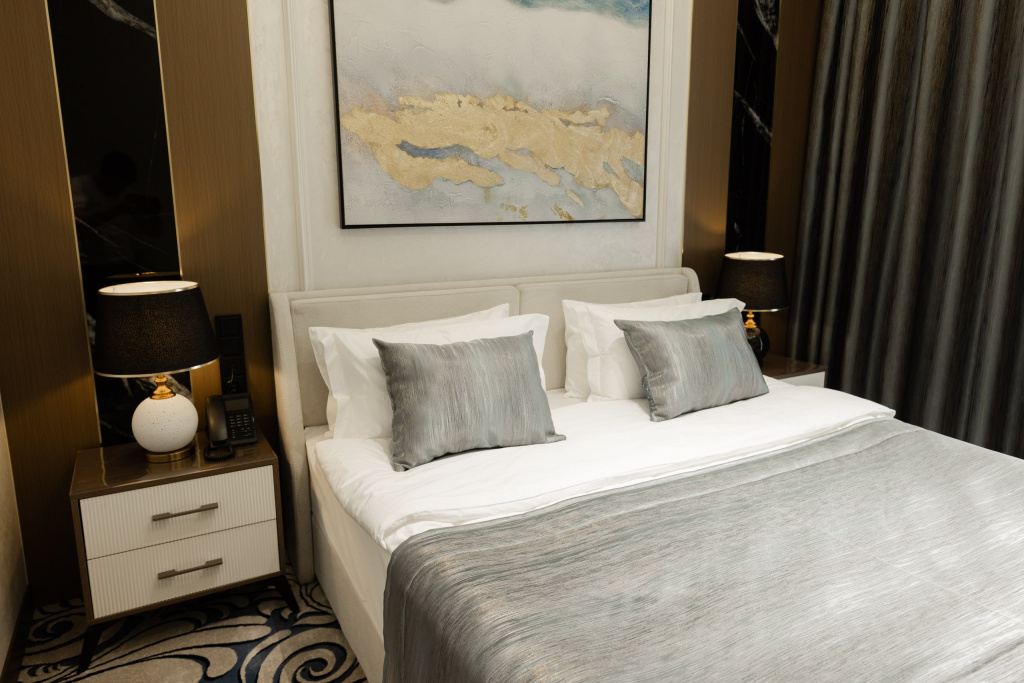 Standard Double room with balcony and with city view (full double bed)