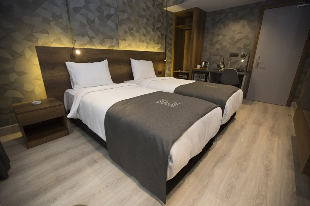 Отель Emen's — фото 2