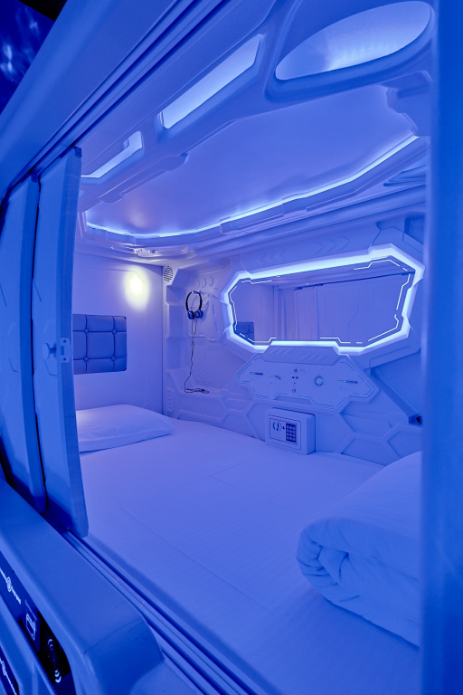 Superior Capsule