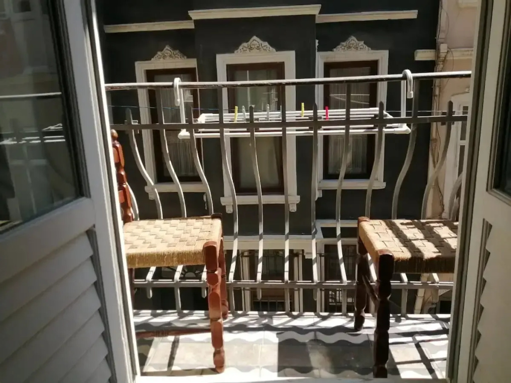 Отель Апартаменты 3 Bedroom with local charm in Galata в Стамбуле