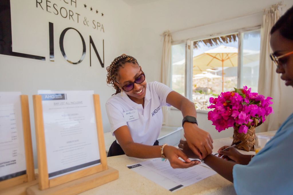 Курортный отель AHG Lion Beach Resort - фото 4