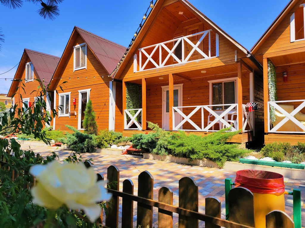 Шале с 3 комнатами с балконом и с видом на внутренний двор в Морская дача Арабеска