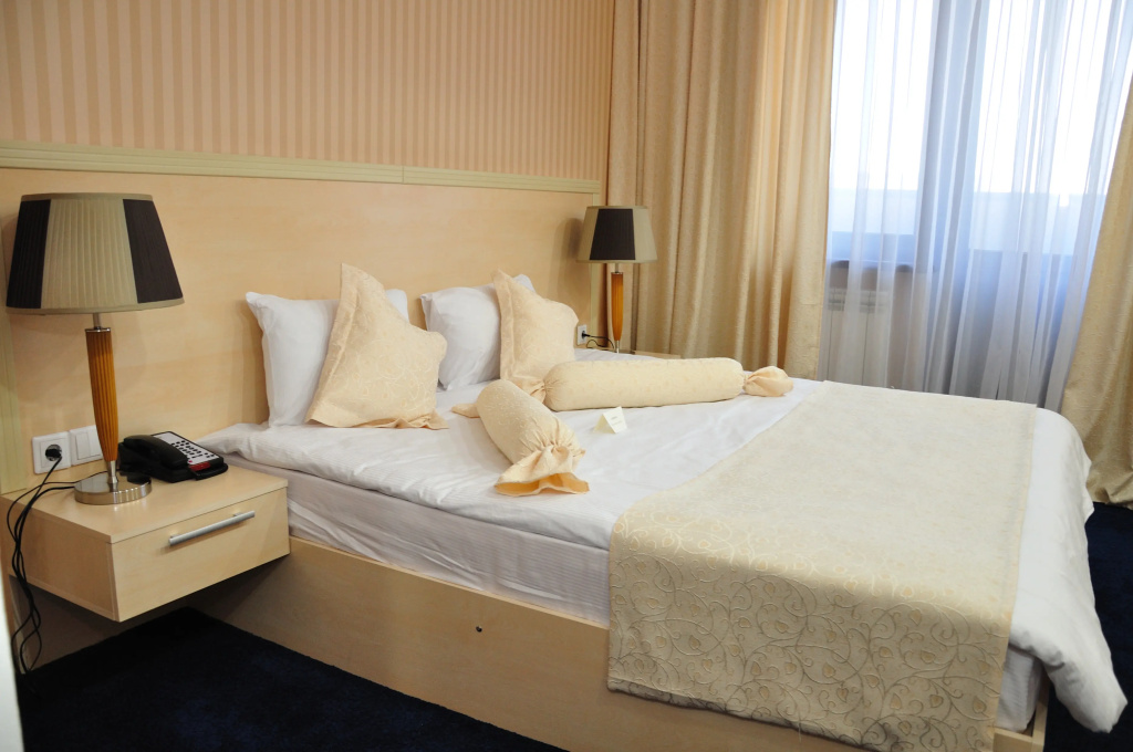 King Hotel Astana Room Type - Double Studio full double bed