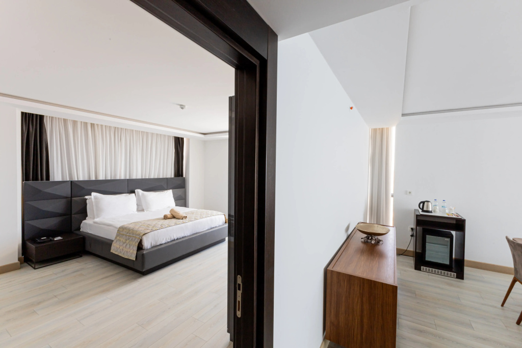Executive Suite with balcony and with sea view