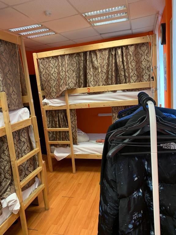 Кровать в общем номере (мужской номер) в Красная Москва