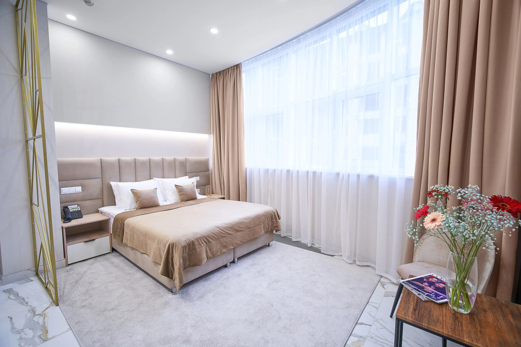 Mirror Light Apart-hotel Room Type - Standard Double Apartment with city view full double bed