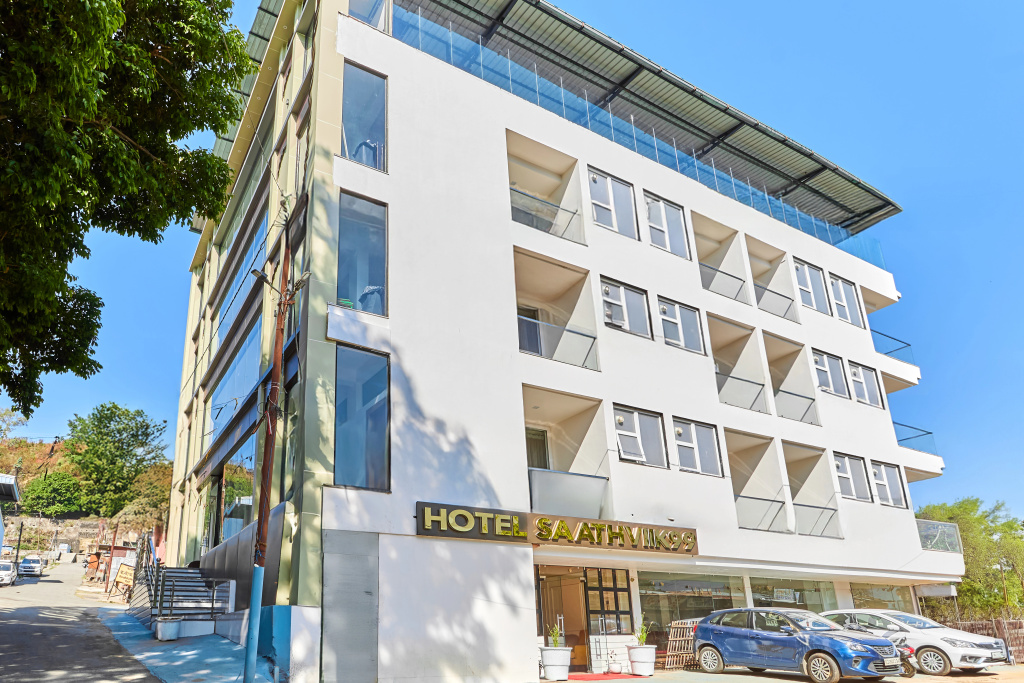 Saathviik99 Hotel