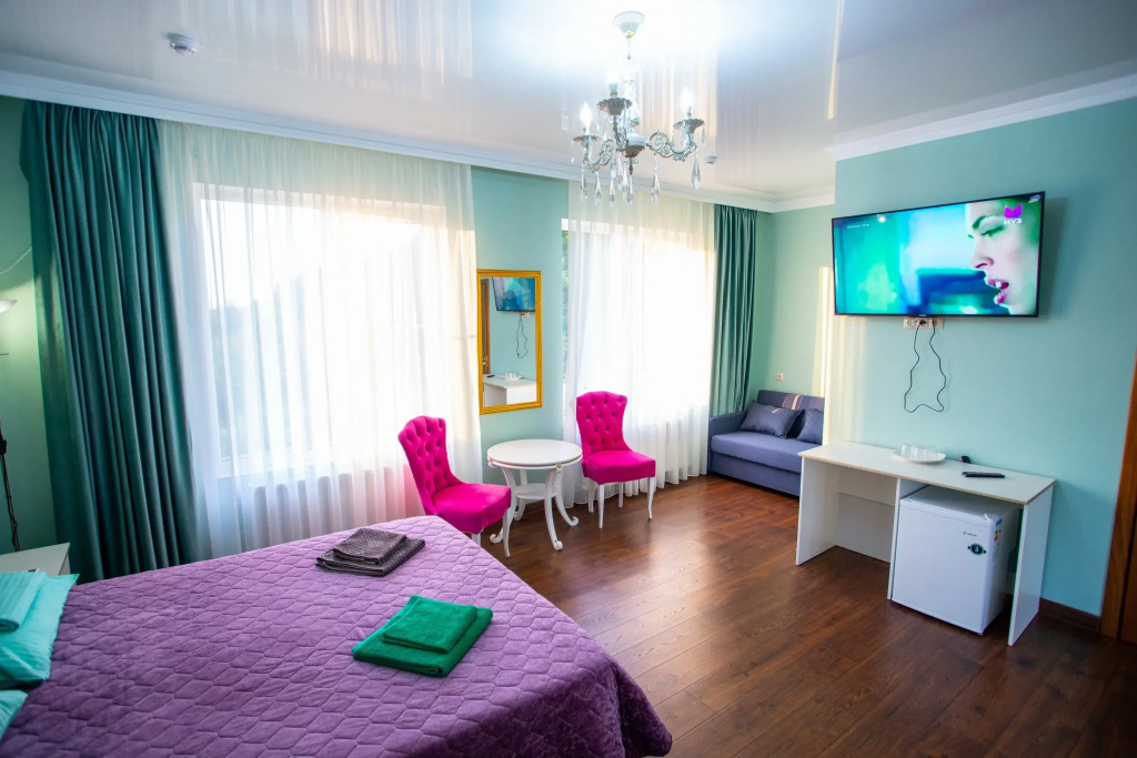 Yolka Hotel Room Type - Double Junior Suite full double bed