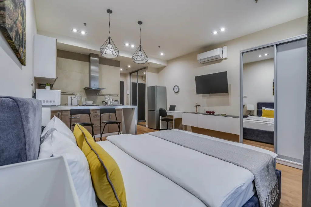 Апартаменты Представительские с Балконом и Видом на Город Business Apartments — фото