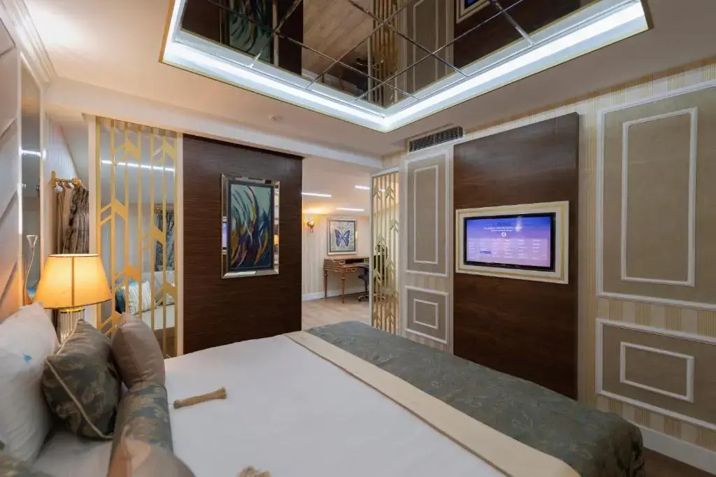 Standard Double Suite (full double bed)