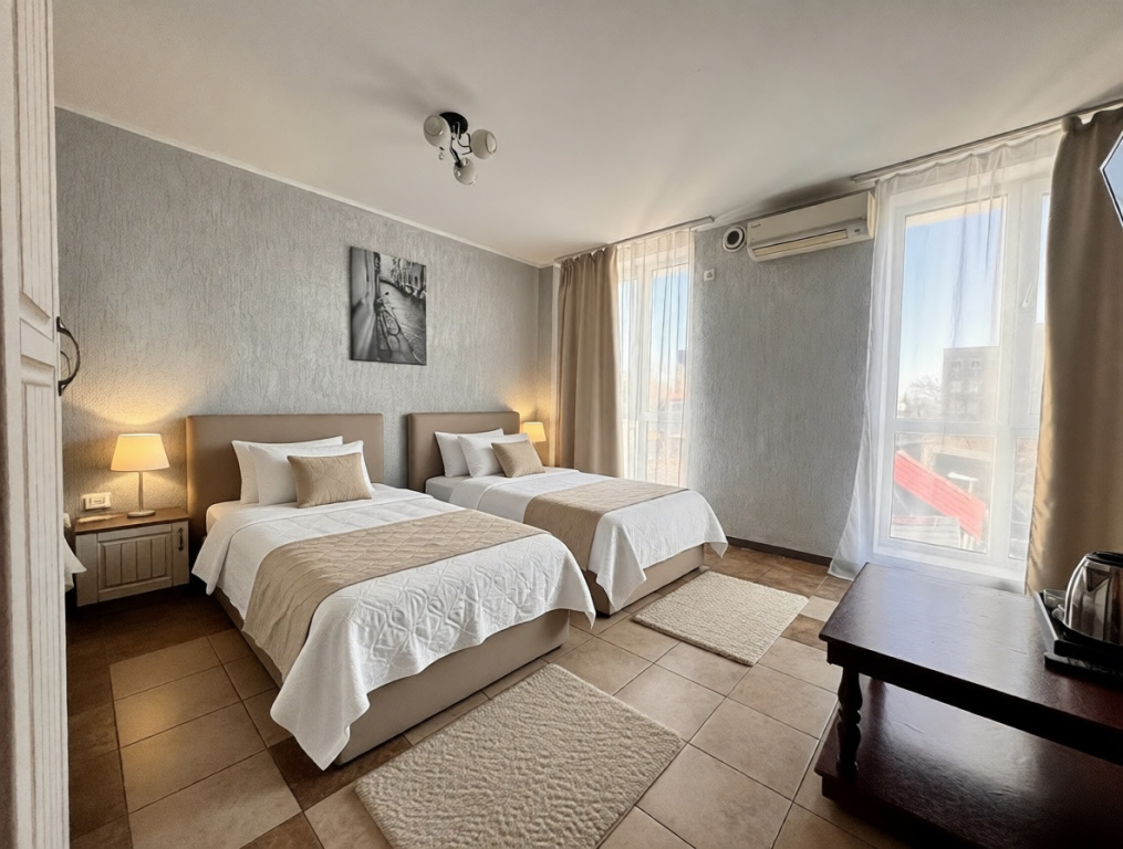 Standard No.10/2 Double room (twin beds)