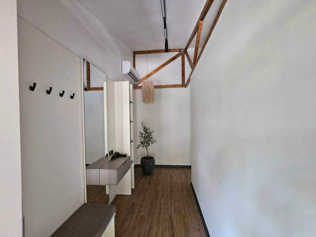 Коттедж с 2 комнатами с балконом и с красивым видом из окна в Отель Cross Resort