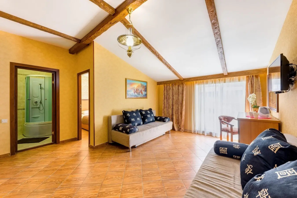 2 rooms Double Suite (full double bed)