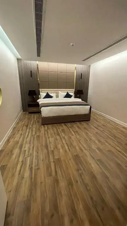 3 Bedrooms Apartment