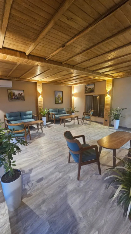 Kausar. Hotel - Général