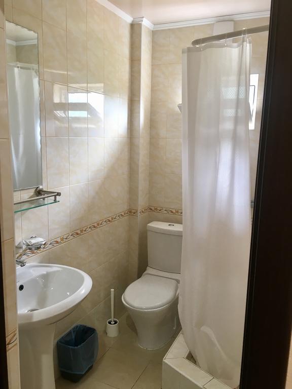 Двухместный номер Standard с балконом 2 отдельные кровати в Гостевой Дом Репруа