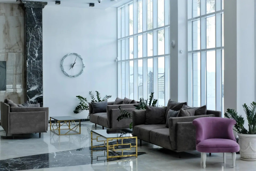 Lobby & Reception
