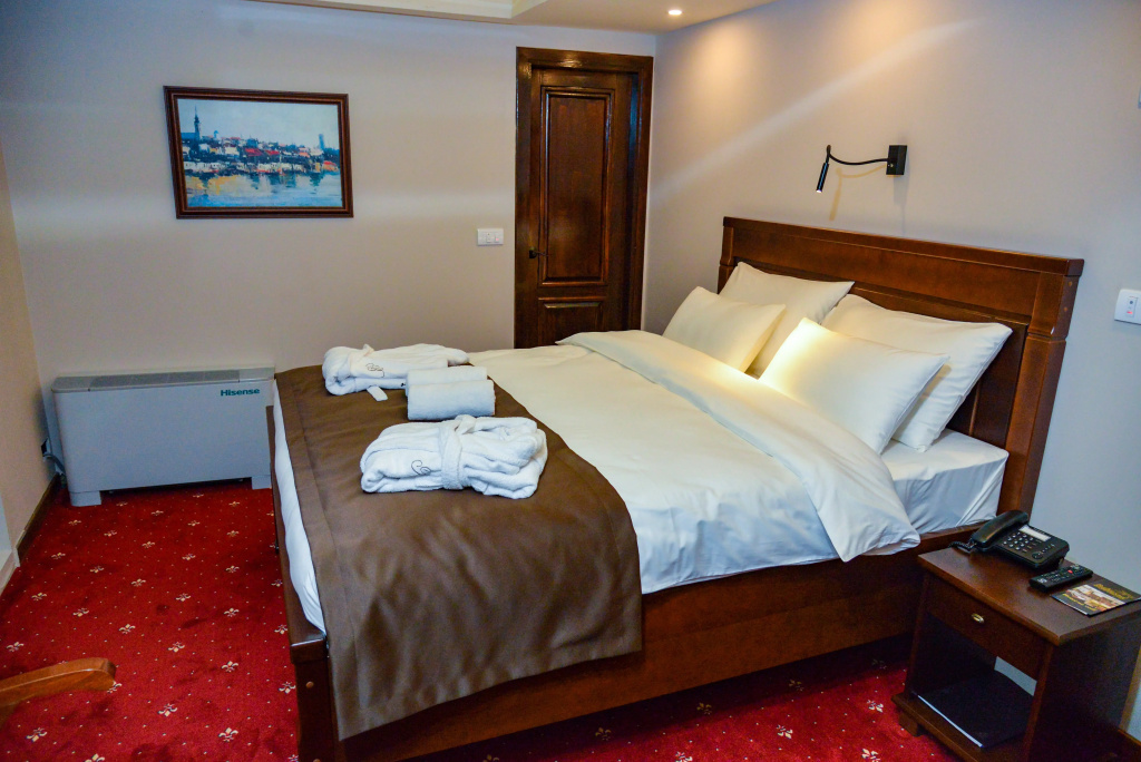 Standard Double room with balcony and with river view (full double bed)