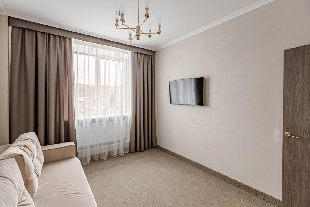 Двухместный люкс семейный с 2 комнатами двуспальная кровать в Кристалл