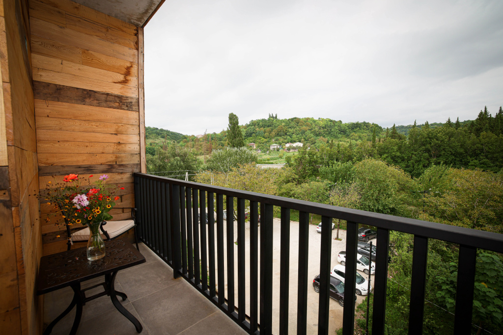 Balcony & Terrace
