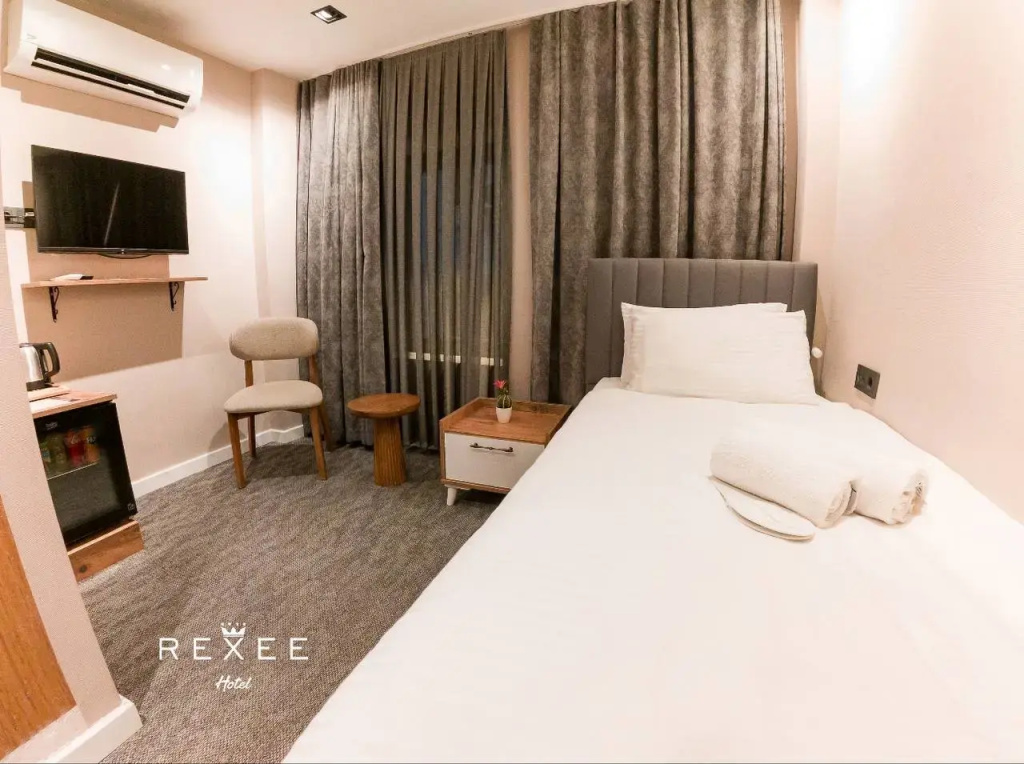 Deluxe Single room
