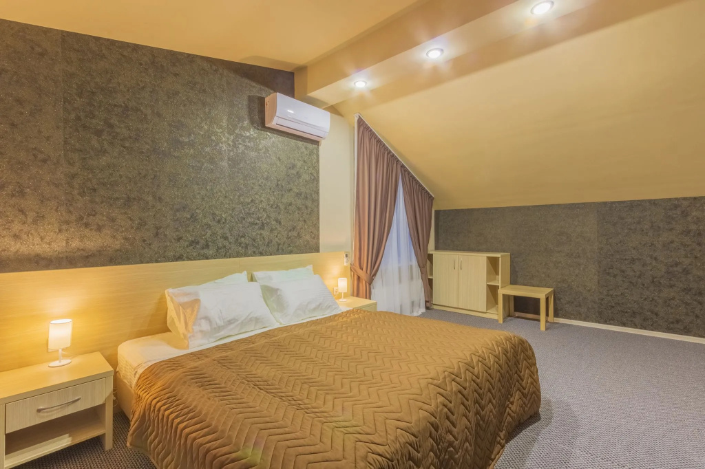 Undina Hotel Room Type - Standard Quadruple Duplex room with city view