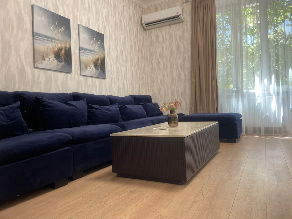 Dom Na Glavnoy Ulitse Flat