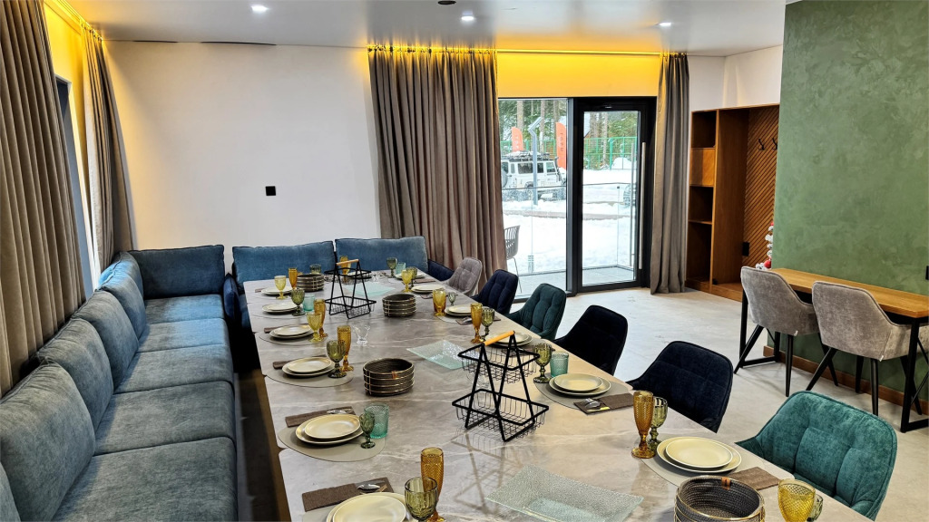 Люкс High Tech с балконом в Горы Village