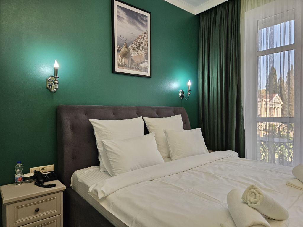 2 Bedrooms Apartment with balcony and with mountain view