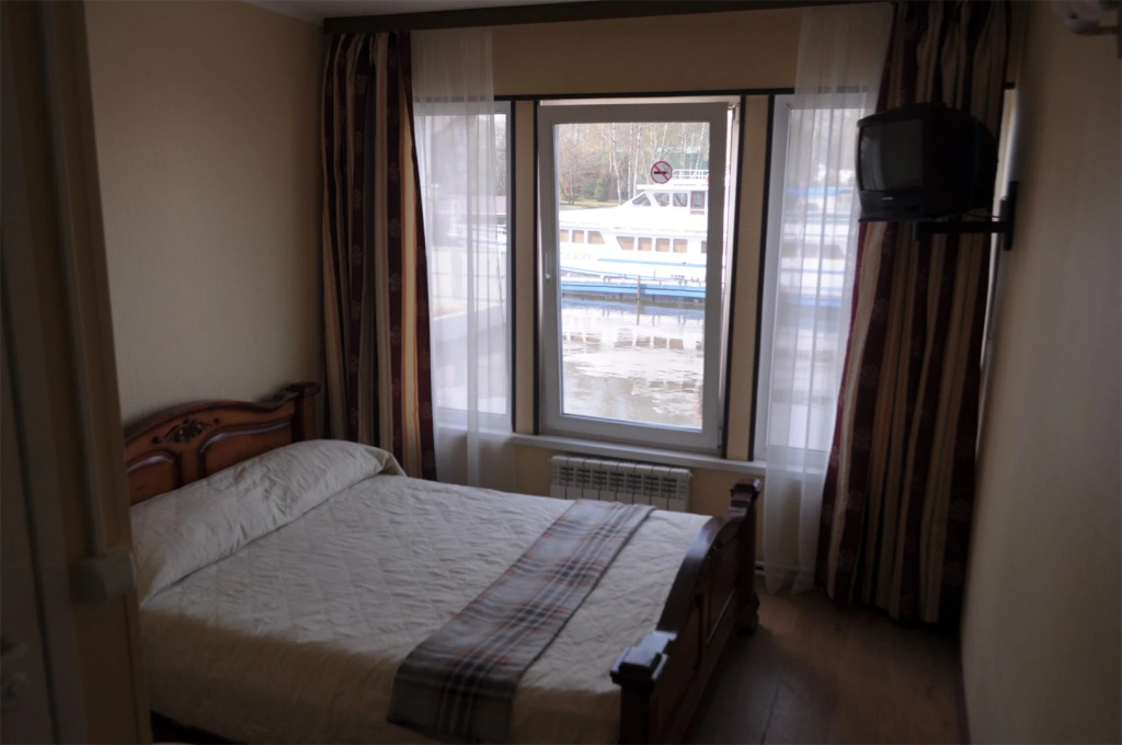 Standard Double room with view (full double bed)