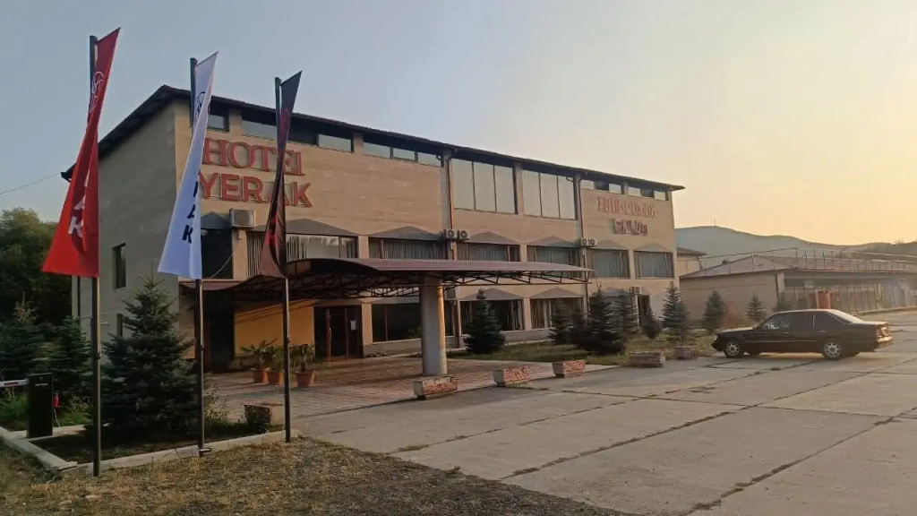 Yerak Hotel