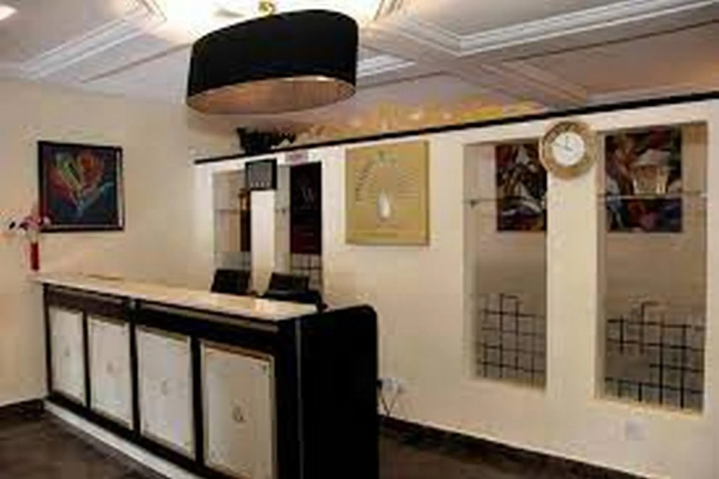 Lobby & Reception