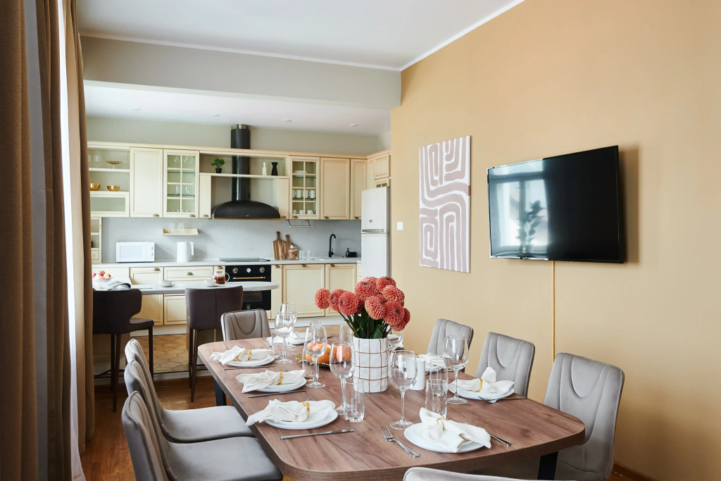 Квартира GM Apartments Двухуровневая с мансардой у Патриарших Прудов