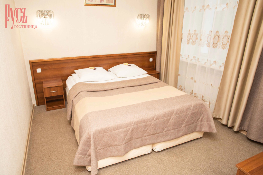 No. 201 Double Suite (full double bed)