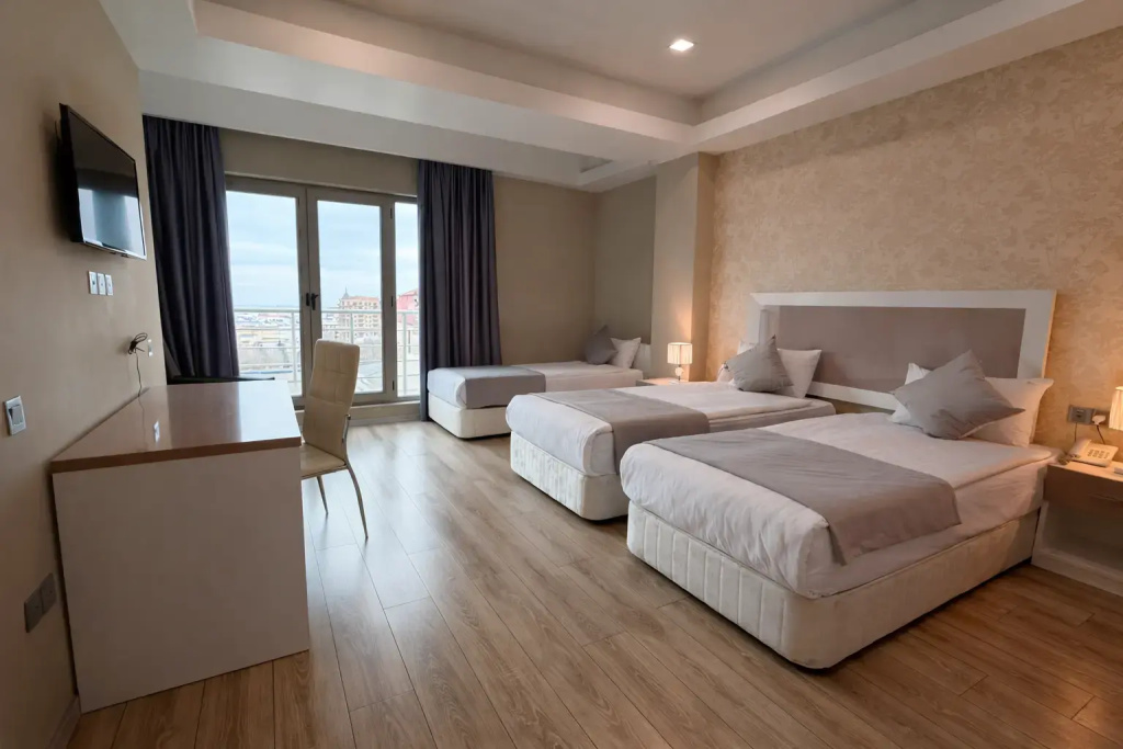 Diplomat Suites — фото