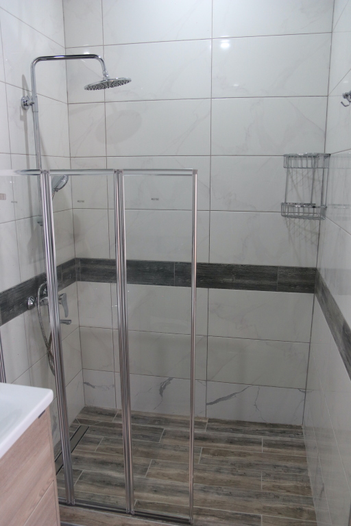 Двухместный люкс с балконом и с красивым видом из окна двуспальная кровать в Вилла Абхазия