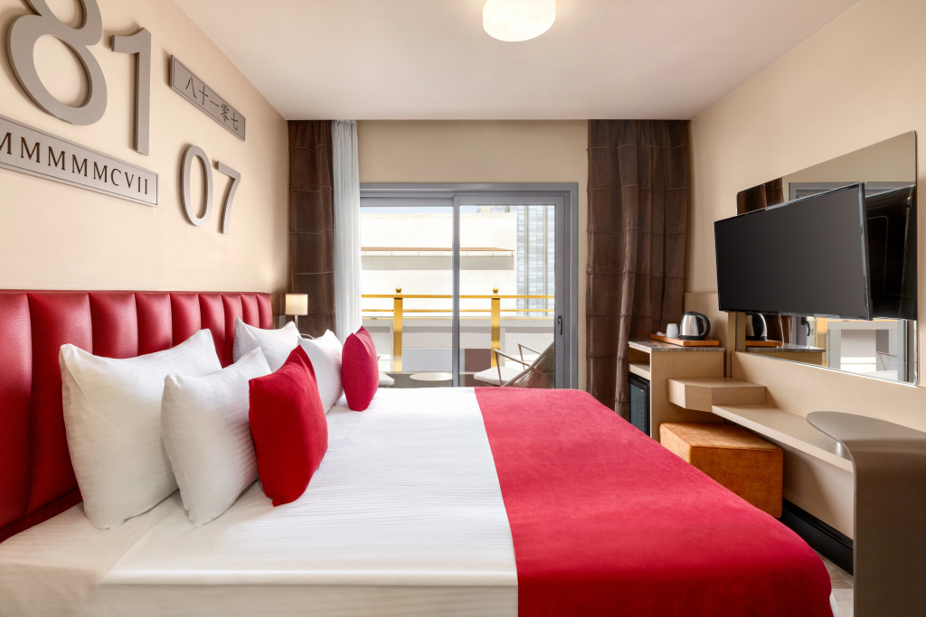 Deluxe Double room (full double bed)