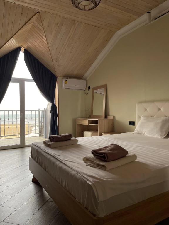 2 Bedrooms Mansard Loft Suite