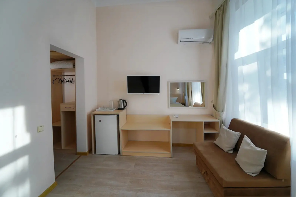 Classic Double room with courtyard view (twin beds)