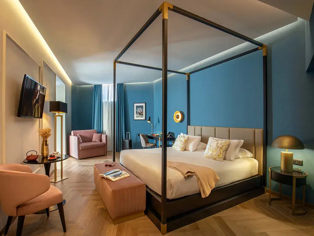 Deluxe Double room (full double bed)