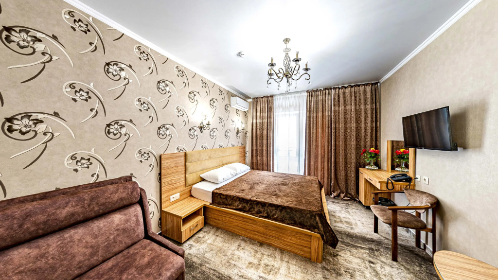 Standard Double room with balcony (full double bed)