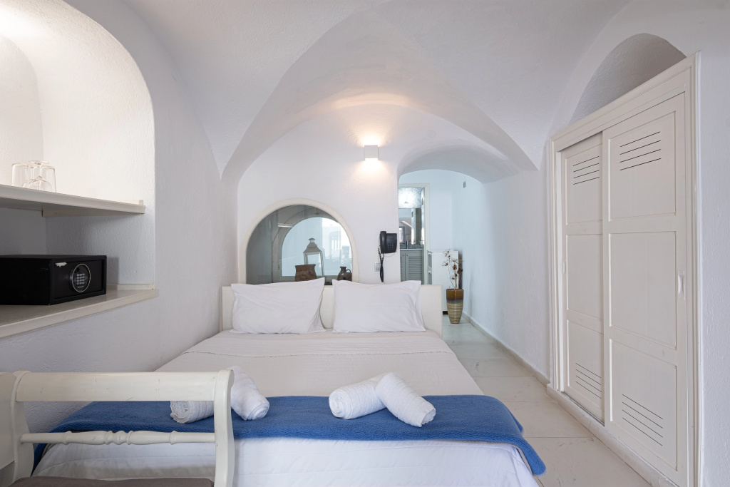 Superior Triple room with Caldera View
