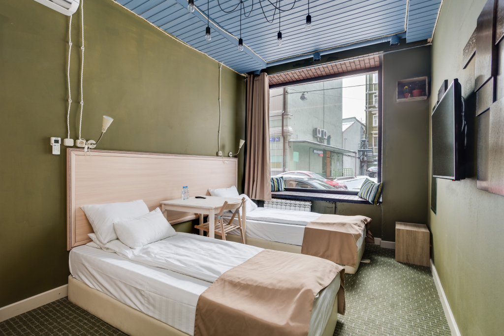 Тверская лофт отель москва. Loft hotel p12 москва. Отель п. Комната лофт. Отель p12.